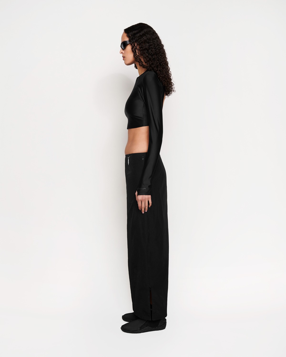 Chimi Open Back Top In Black