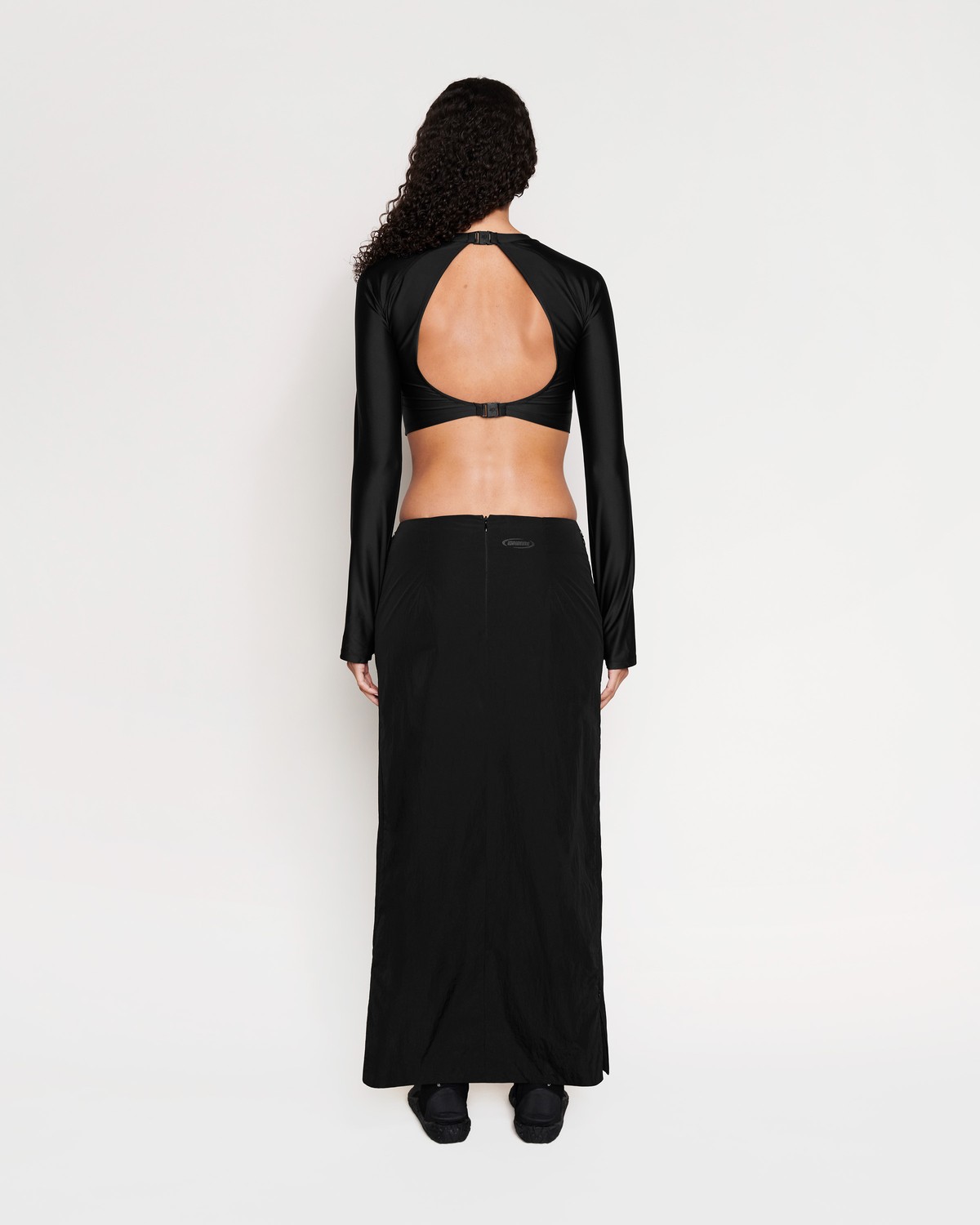 Chimi Open Back Top In Black