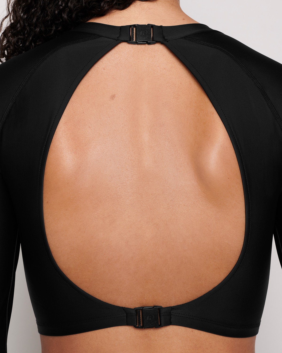 Chimi Open Back Top In Black